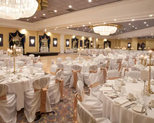 Fantasyland Hotel Dining Photos