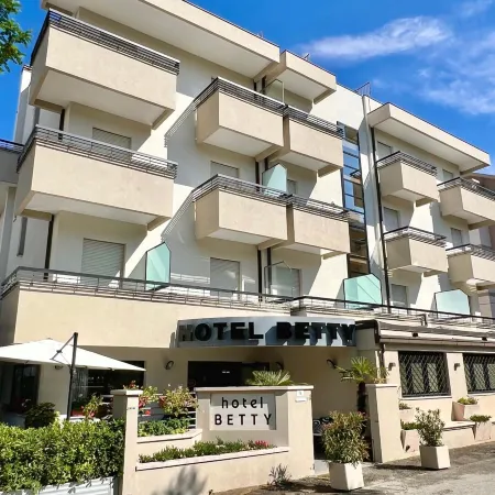 Hotel Betty Personal Style and Beach Village