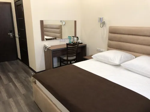 Victoria Center Hotel