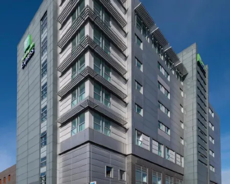 Holiday Inn Express SWINDON CITY CENTRE by IHG Hotels in Swindon