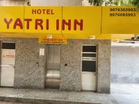 Hotel Yatri Inn Отели рядом с достопримечательностью «Ambreshwar Shiva Temple»