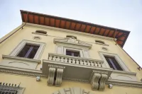 Messori Suites - Bed and Breakfasts