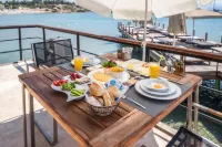 Yacht Club - breakfast