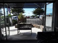 Cave Rock Guest House Hotels near Mount Pleasant