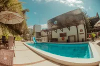 Hotel Marambaia Cabeçudas - Frente Mar - ที่มีสระว่ายน้ำ