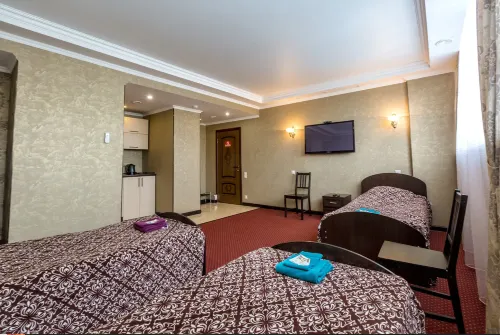 Express Hotel & Hostel