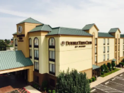 ดับเบิลทรี บาย ฮิลตัน สปริงเดล โรงแรมในสปริงเดล