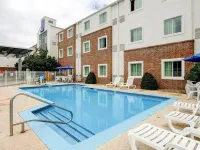 Super 8 by Wyndham Aurora East Hotels in Aurora