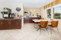 Super 8 by Wyndham Montrose - Frühstück
