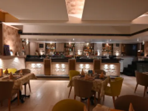 Status Club Resort Hotels in Kanpur