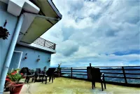 Mountain and Peace Hotels near The Ridge