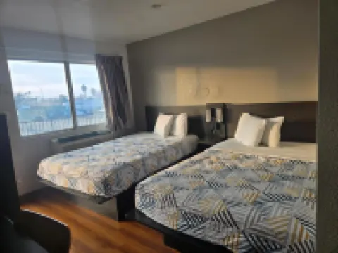 Super 8 by Wyndham Tracy Hotels in Tracy