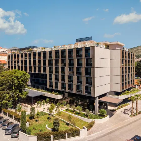 Hotel Sumratin
