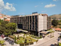Hotel Sumratin - Pet friendly