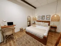 Kickin' Surf Lodge - Hostels