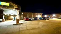 SureStay Hotel by Best Western Greenville - parking