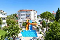 Catty Cats Garden Hotel - Beach