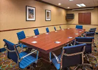 Holiday Inn Express & Suites Manchester-Airport Hotels in Candia