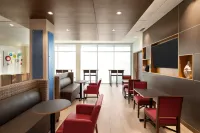 Holiday Inn Express & Suites Beaver DAM Hotel a Clyman
