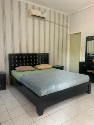 wisma saleh Hotel a 