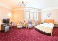 Gostinitsa "gayd Park" Hotels near Monument to Alexander Pushkin