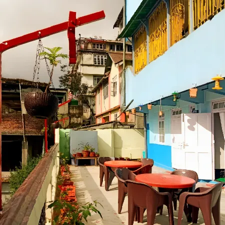 Hidden Monkey Backpackers, Darjeeling, Railway Station