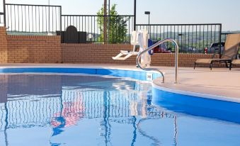 Grand View Inn & Suites