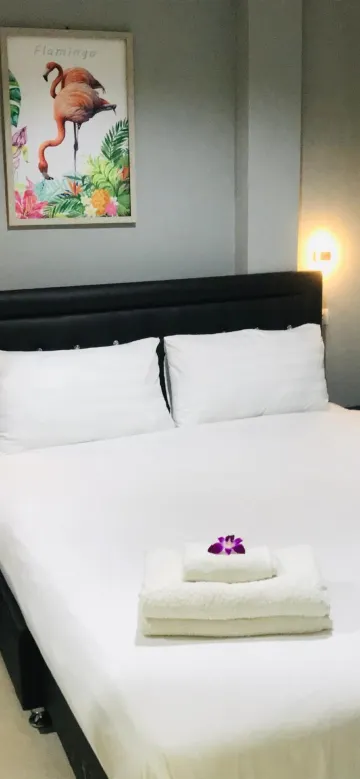 ห้องดีลักซ์ เตียงใหญ่ 1 เตียง