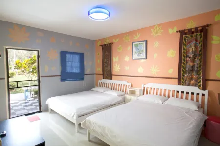 Baanraisooksangchan Отели рядом с достопримечательностью «Kaeng Krachan Dam Electric»