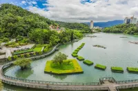 Lake View Hostel Resort