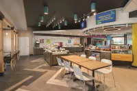 Tru by Hilton Charlotte Ayrsley NC - breakfast