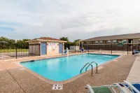 Motel 6 San Antonio, TX - South IH-10 East - Kolam Renang