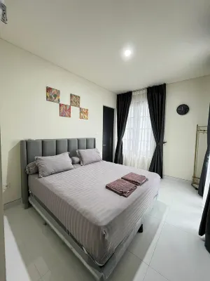 The Arkhadewi Guest House Makassar Hotel dekat Medina Dates Shop