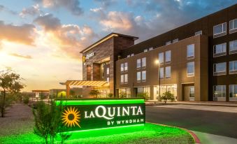 La Quinta Inn & Suites by Wyndham Phoenix West / Glendale