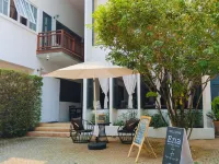 เอนา บูทีคโฮเทลแอนด์คาเฟ่ โรงแรมใกล้วัดอุโมงค์