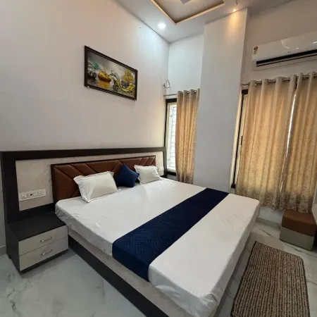 HOTEl SHREE ASHTAVINAYAK GRAND