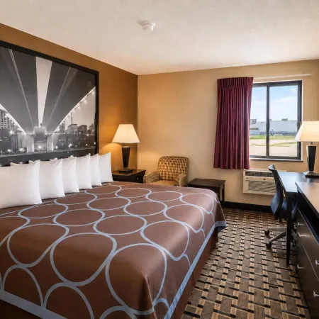 Super 8 by Wyndham Melrose