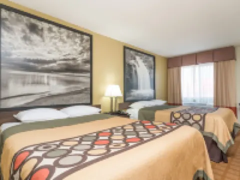 萊克湖温德姆速8酒店 賴斯萊克酒店