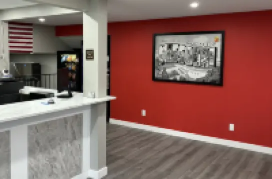 Super 8 by Wyndham Springfield North I-44