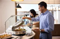 Staybridge Suites HOUSTON EAST - BAYTOWN by IHG - breakfast