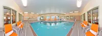 Holiday Inn Express & Suites CINCINNATI-BLUE ASH by IHG - Swimmingpools