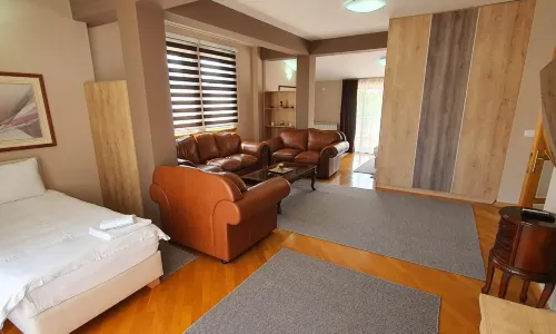 Premier Hotel