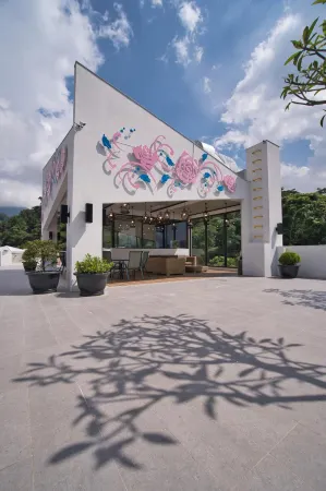 TAIHE SUN AND THE MOON HOTEL