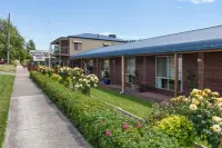 Ararat Motor Inn - parking