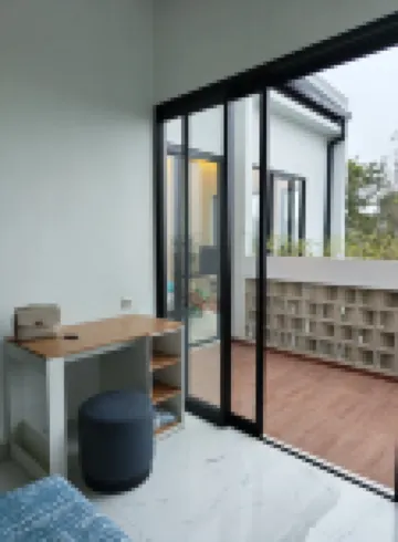 Urbanic Villa with Mountain Views