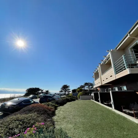 Cambria Landing Inn and Suites