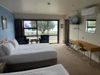 Bay Sands Seafront Studios - 3-Star