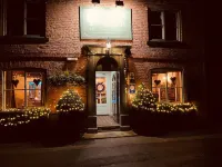 Oak Tree Inn Hotel a 