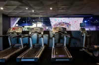 Whitney Peak Hotel Reno, Tapestry Collection by Hilton - Gym
