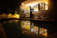 Livaneli Boutique Otel - مسبح غير متناهي